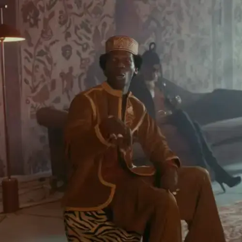 Seyi Vibez
