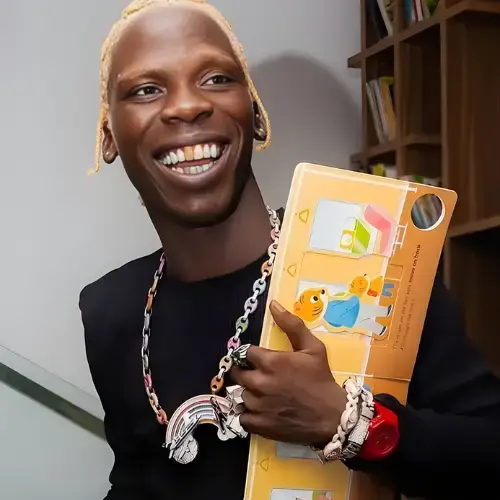 Seyi Vibez